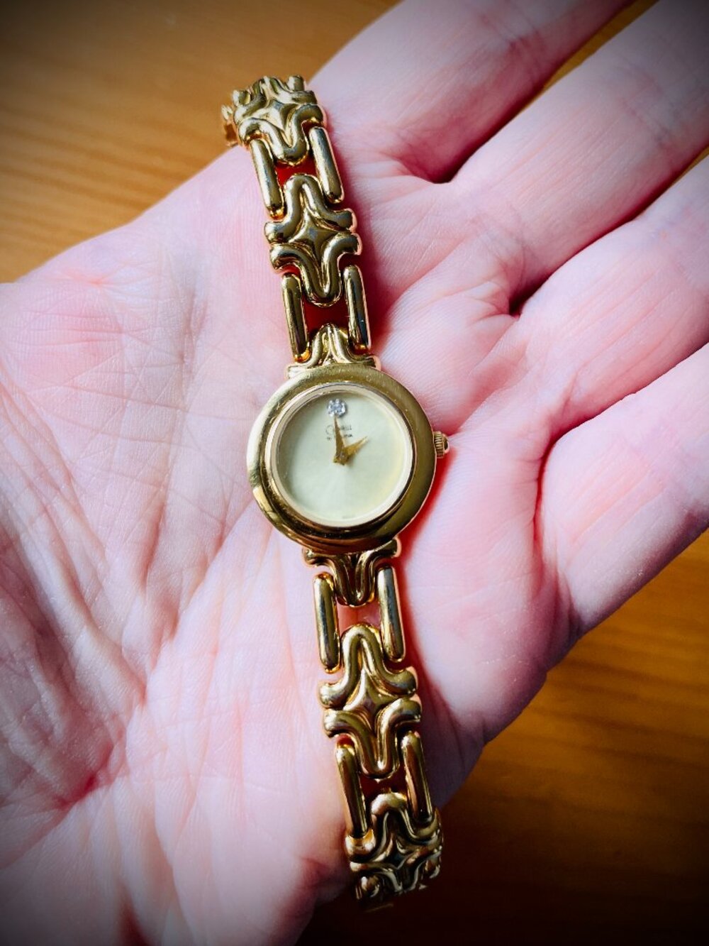 *VINTAGE* Caravelle by Bulova Women's Bracelet Watch (includes battery)